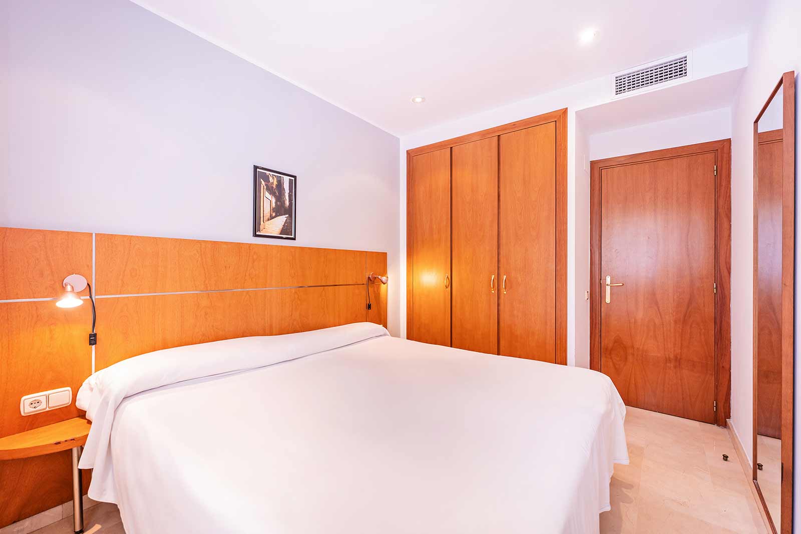 apartaments marina barcelona habitaciones doble cama matrimonio armarios - Apartamentos en Barcelona - Apartamentos en Barcelona